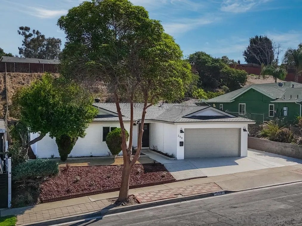 209 Meadowbrook Dr