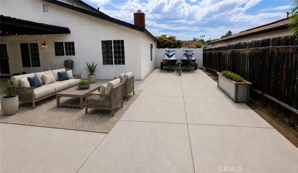 1810 Manzanita Court