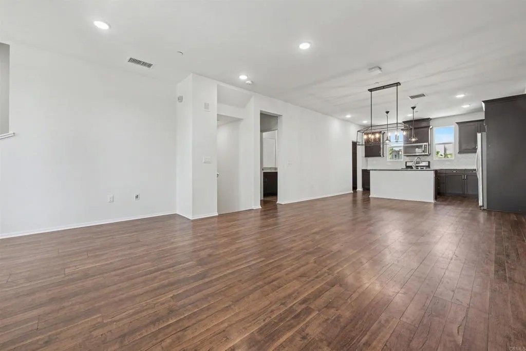 1320 sandcliff 42