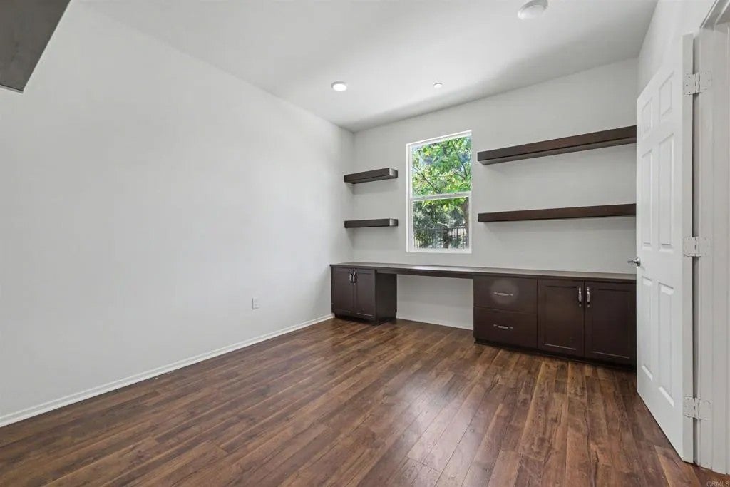 1320 sandcliff 42