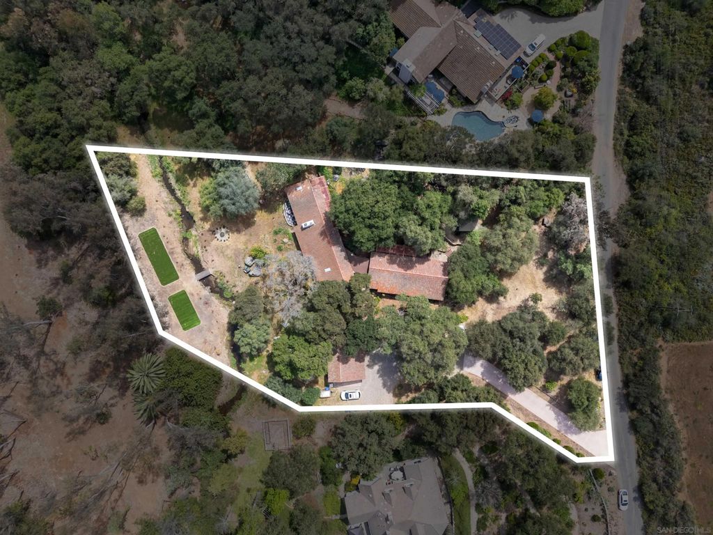 Photo of 16257 Oak Creek Trl, Poway, CA 92064 (MLS # 260007672)