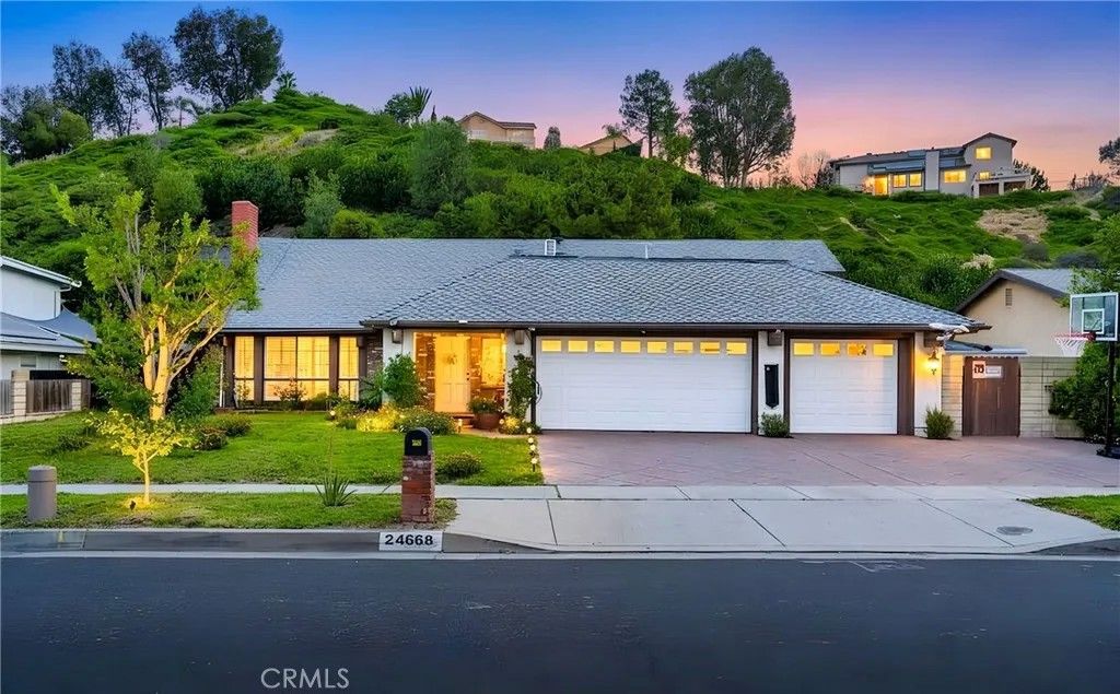Photo of 24668 Ebelden Avenue, Newhall, CA 91321 (MLS # GD26077214)