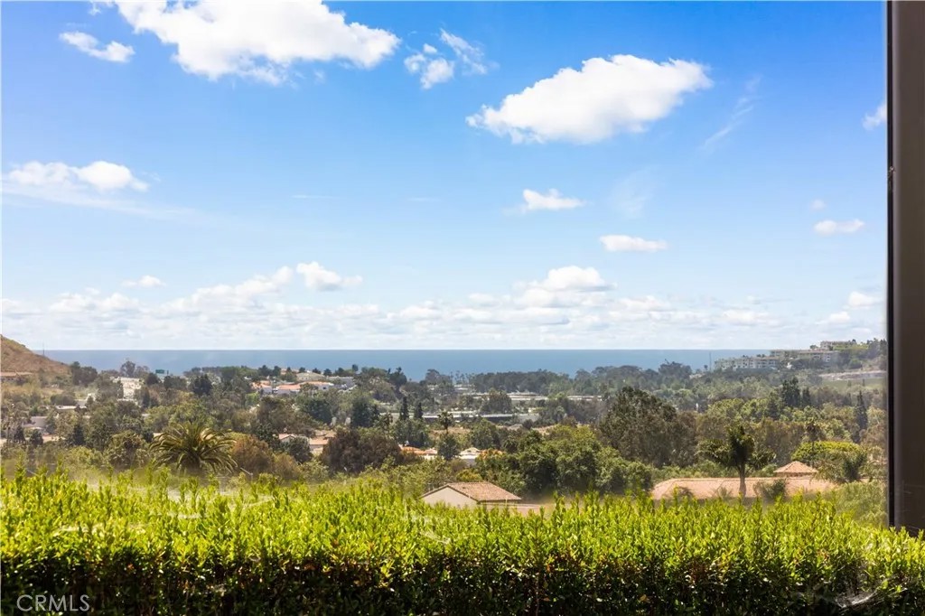 27402 Paseo Boveda