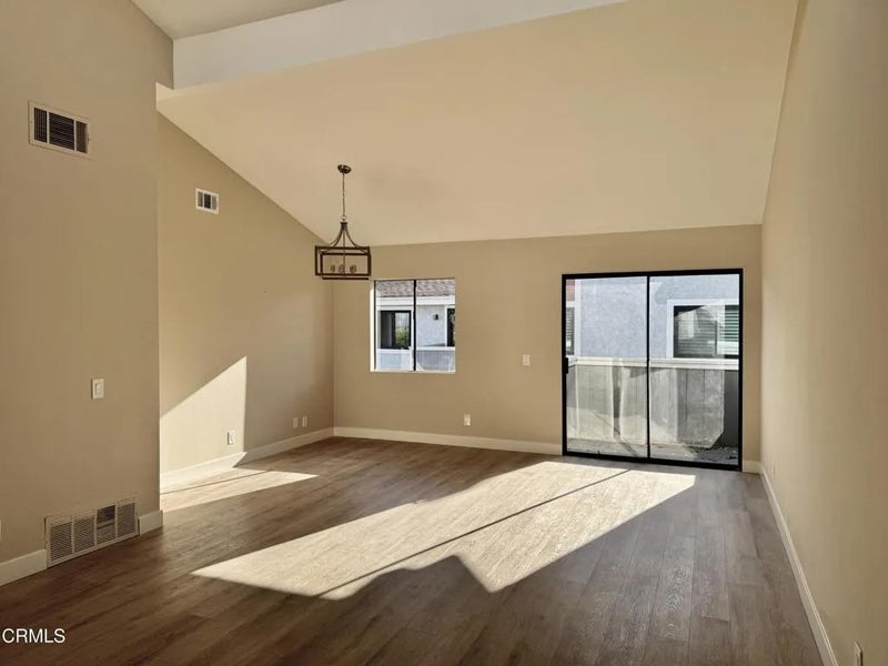 5222 Longfellow Way