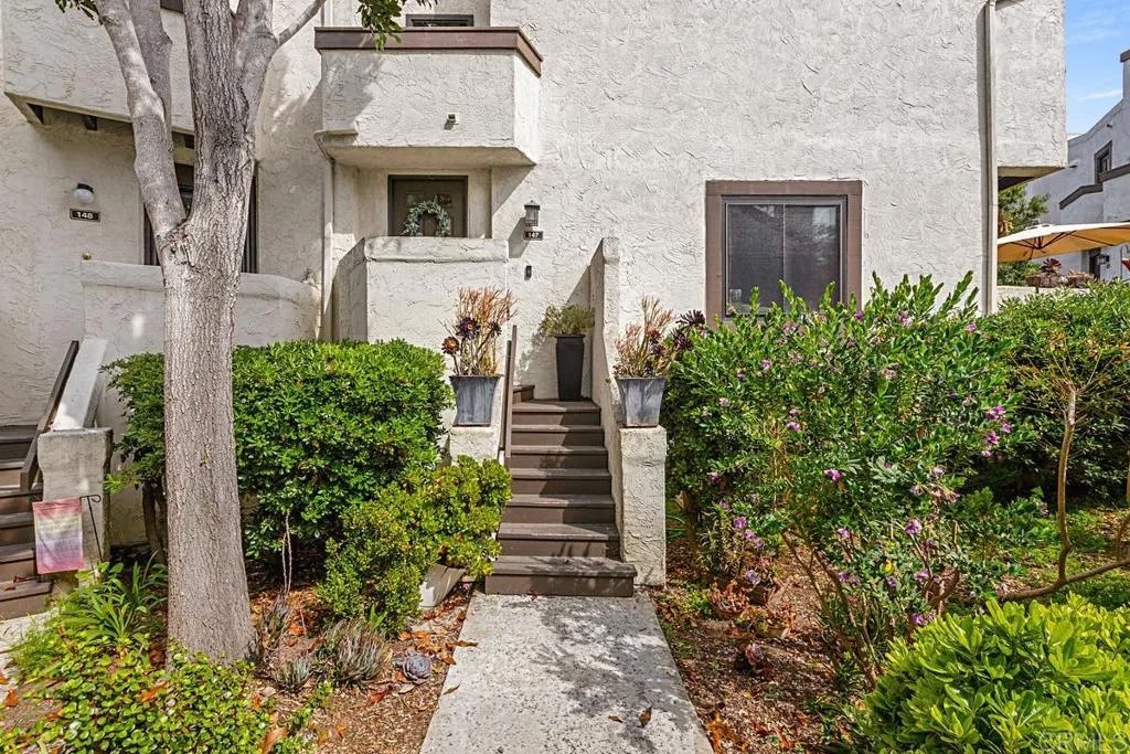 2284 Caminito Pajarito 147