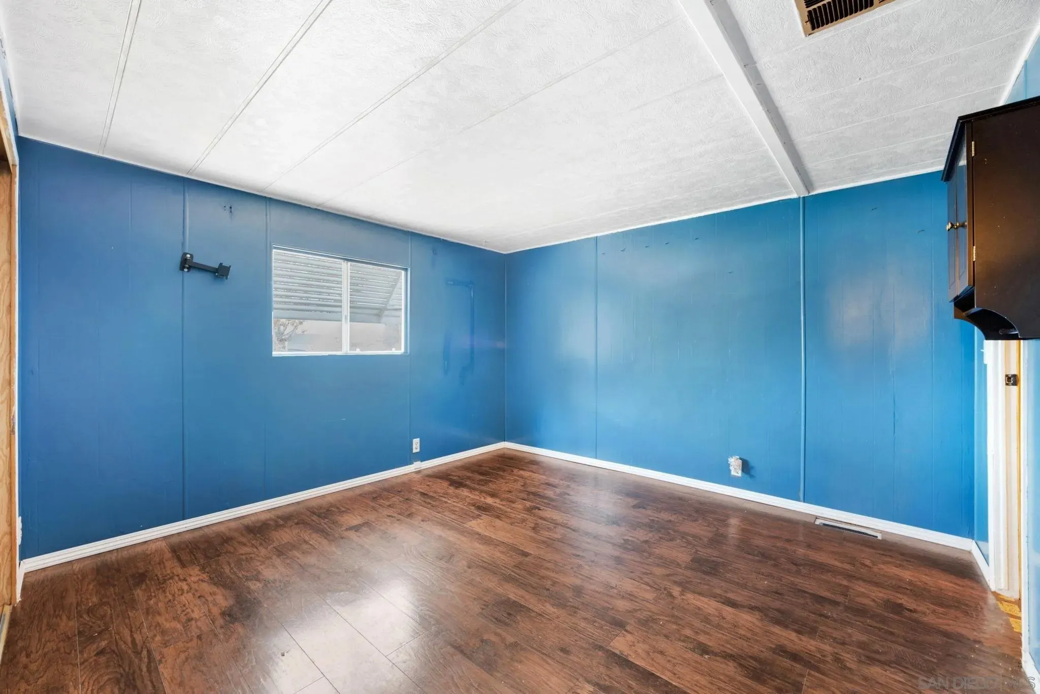 San Diego, California 92105, United States, 2 Bedrooms Bedrooms, ,2 BathroomsBathrooms,Residential,Active,178510