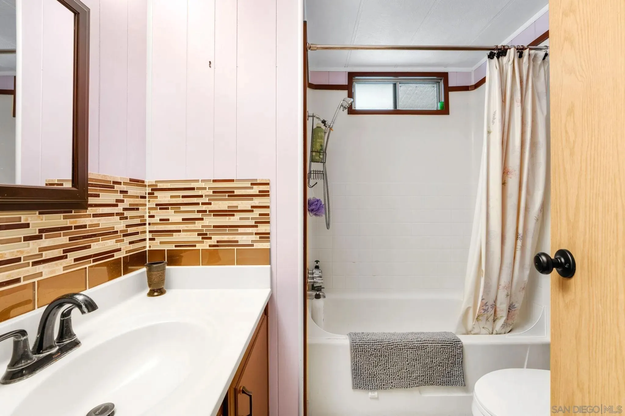 San Diego, California 92105, United States, 2 Bedrooms Bedrooms, ,2 BathroomsBathrooms,Residential,Active,178510