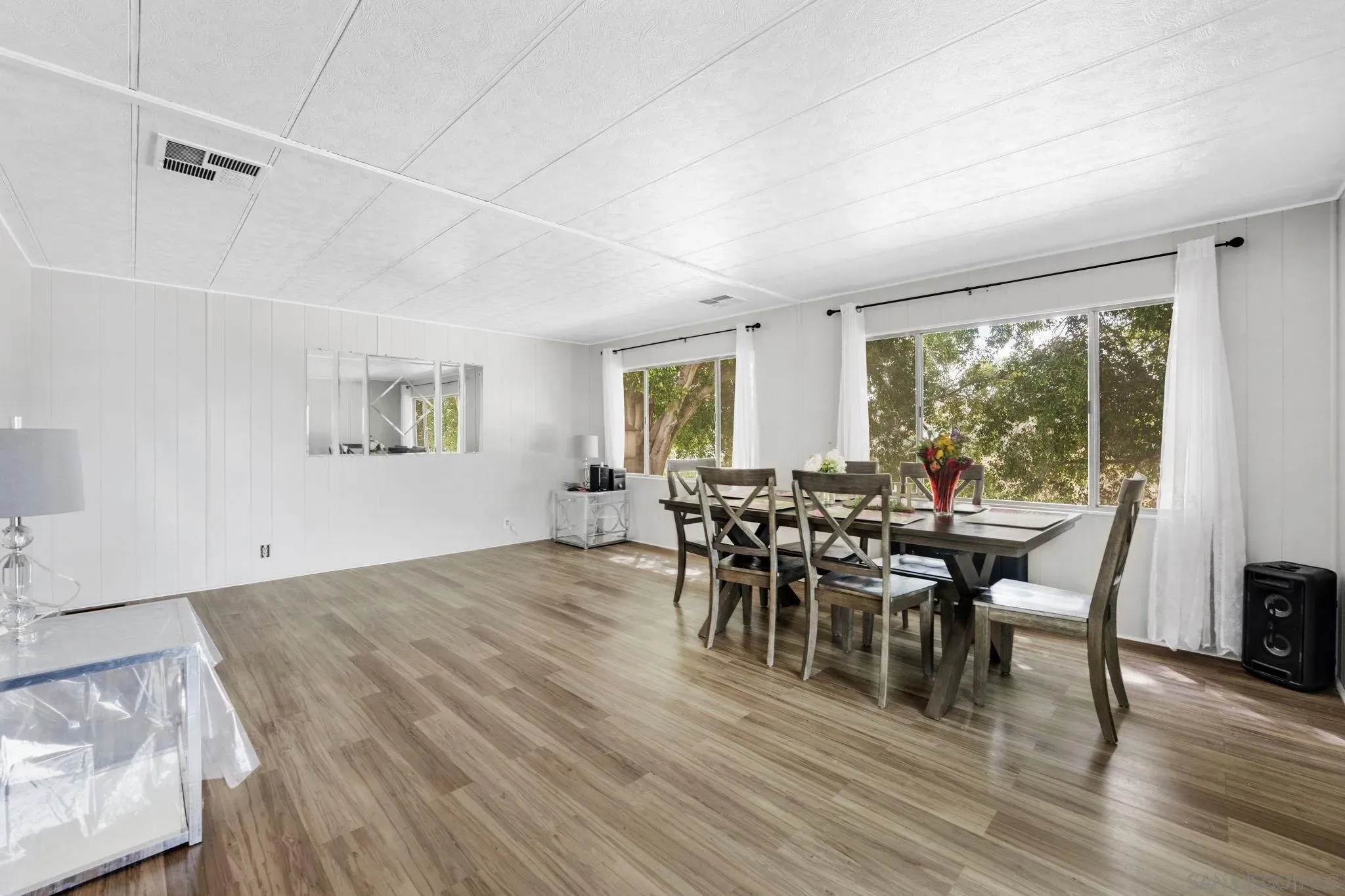 San Diego, California 92105, United States, 2 Bedrooms Bedrooms, ,2 BathroomsBathrooms,Residential,Active,178510