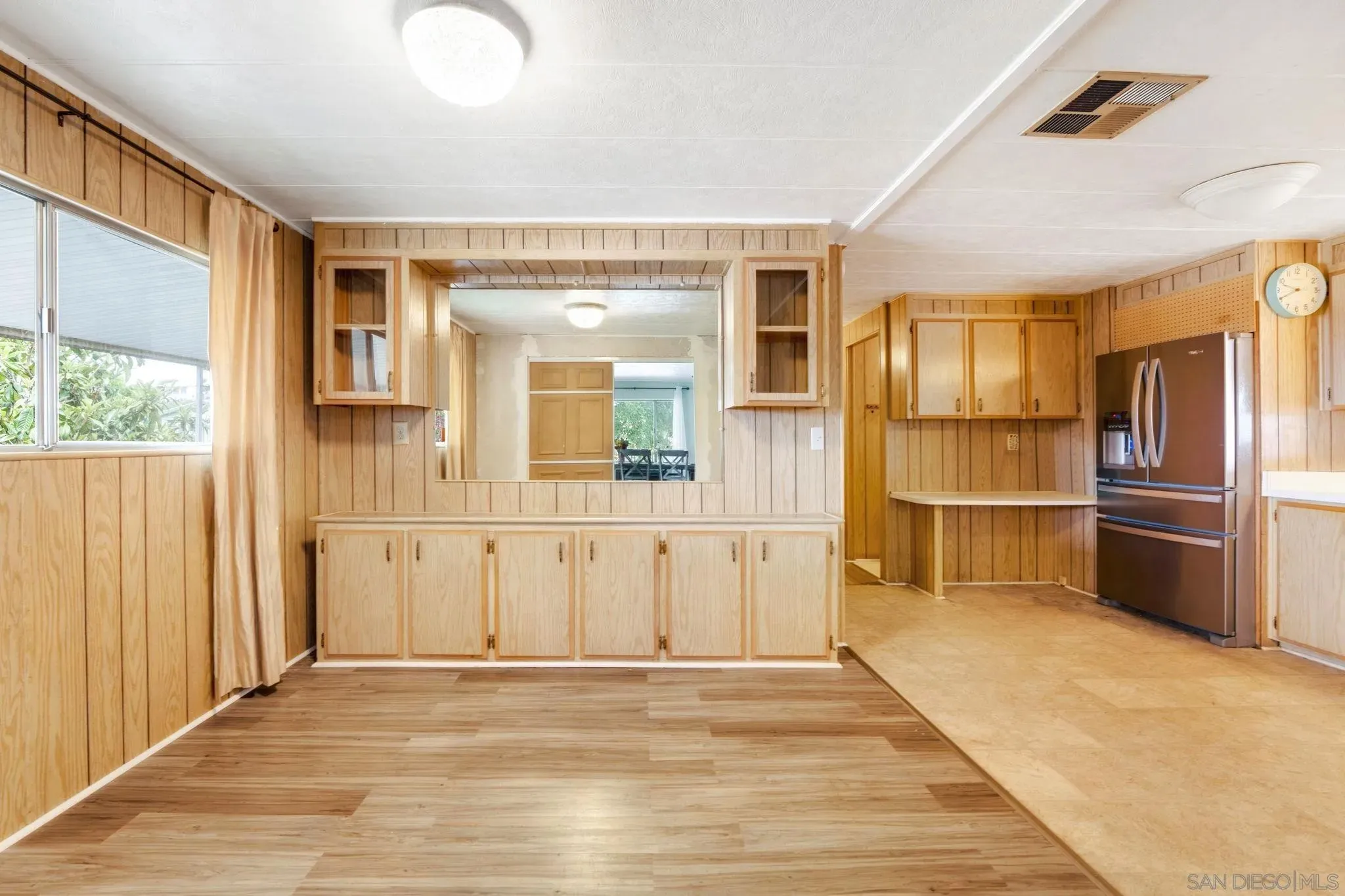 San Diego, California 92105, United States, 2 Bedrooms Bedrooms, ,2 BathroomsBathrooms,Residential,Active,178510