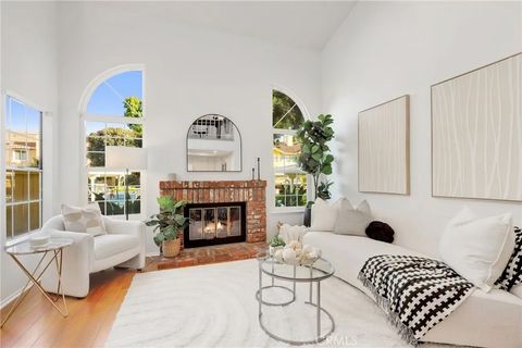 Tiny photo for 55 Costero Aisle #239, Irvine, CA 92614 (MLS # OC25243087)