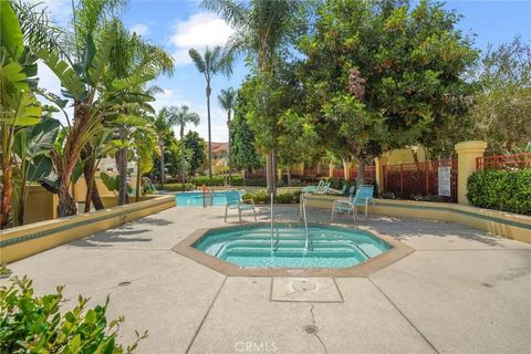 Tiny photo for 55 Costero Aisle #239, Irvine, CA 92614 (MLS # OC25243087)