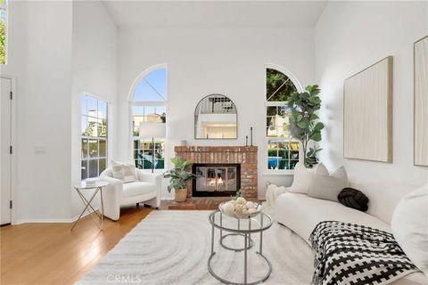 Tiny photo for 55 Costero Aisle #239, Irvine, CA 92614 (MLS # OC25243087)