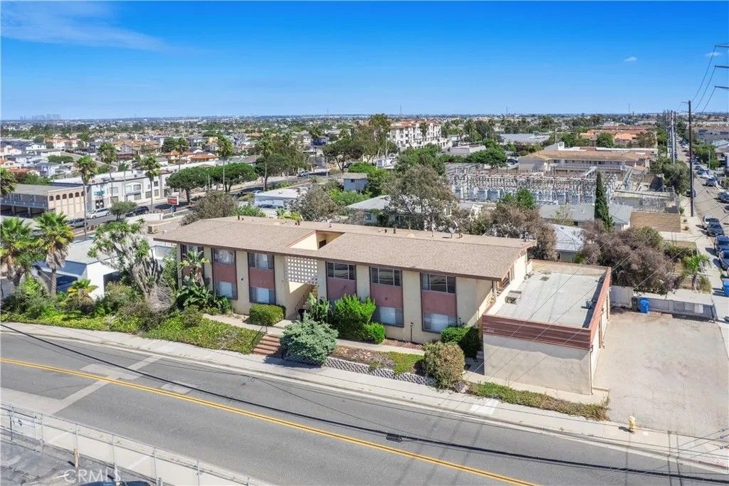Photo of 1902 Flagler Ln, Redondo Beach, CA 90278 (MLS # SB26007519)