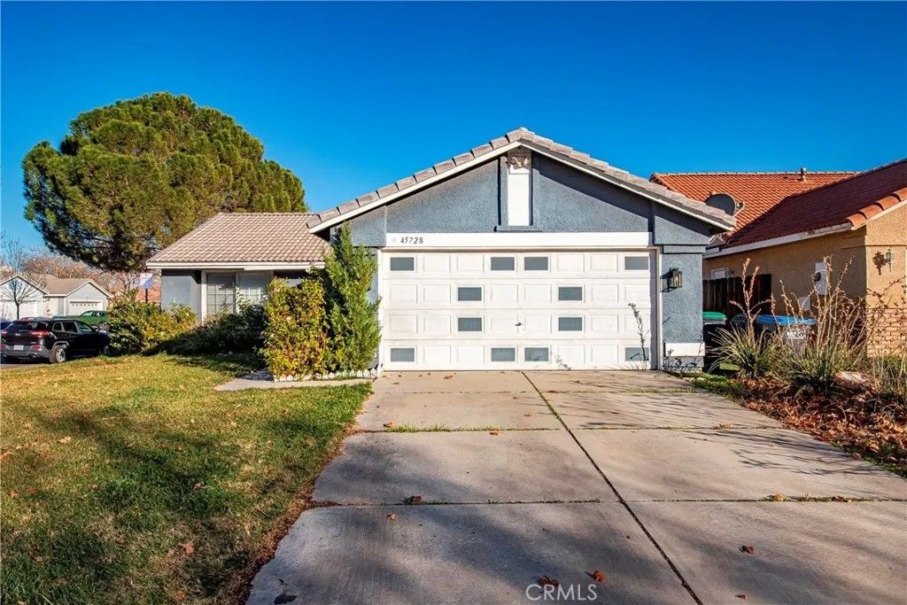 Photo of 45728 Balmoral Court, Lancaster, CA 93534 (MLS # SR26007772)