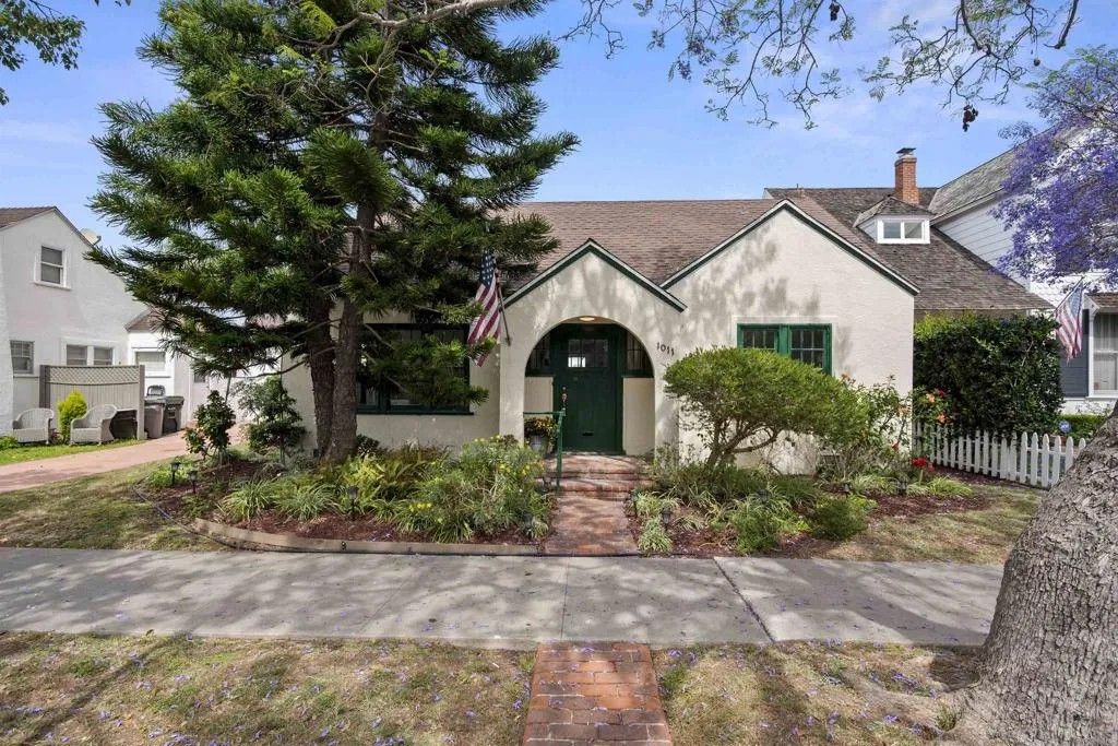 Photo of 1011 Flora Avenue, Coronado, CA 92118 (MLS # NDP2603516)