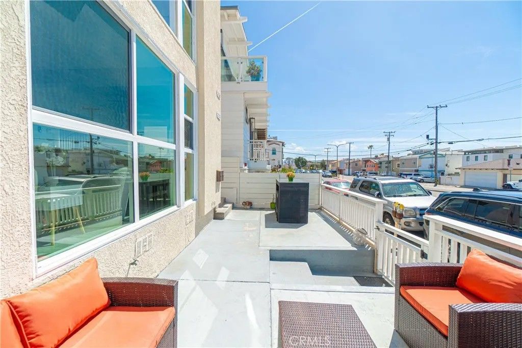 Photo of 2728 Hermosa Avenue, Hermosa Beach, CA 90254 (MLS # SB25251329)