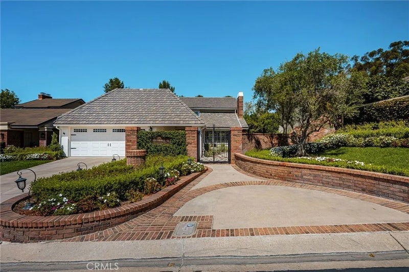 5603 E Crest De Ville