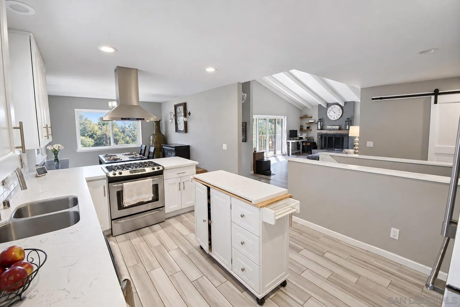 3115 BERNARDO LANE
