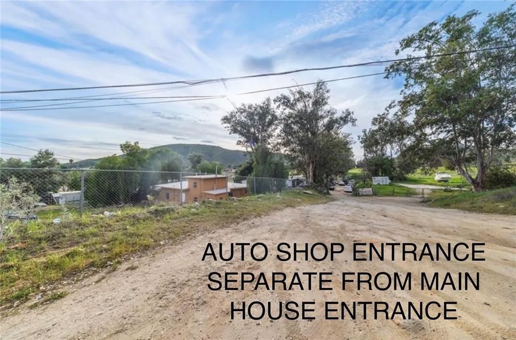 Photo of 26283 Amanda Ave, Hemet, CA 92545 (MLS # SW26028354)