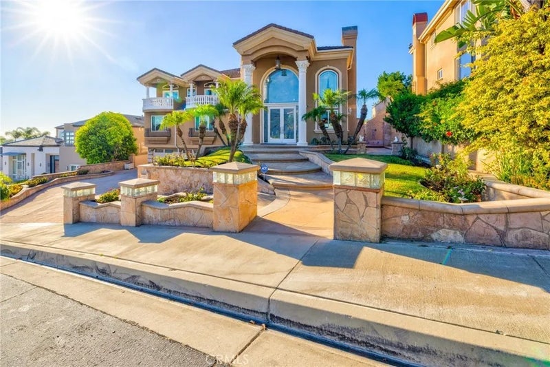 15931 Aurora Crest
