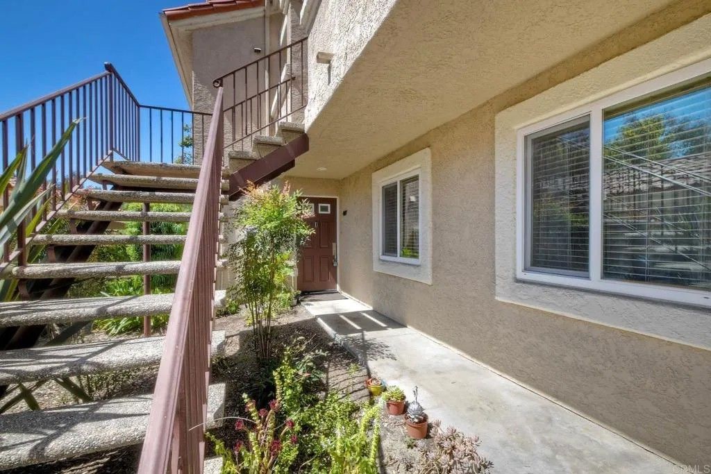 Photo of 407 Sea Cliff Way, Oceanside, CA 92056 (MLS # NDP2603382)