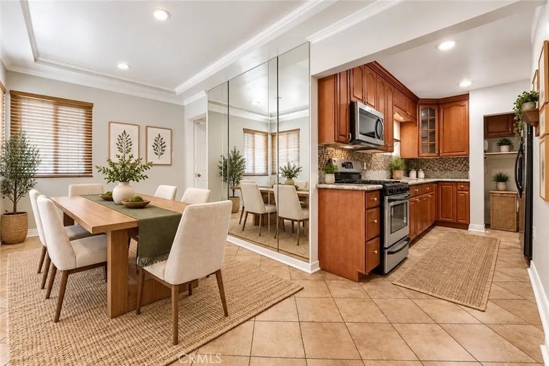 727 W 137th Place