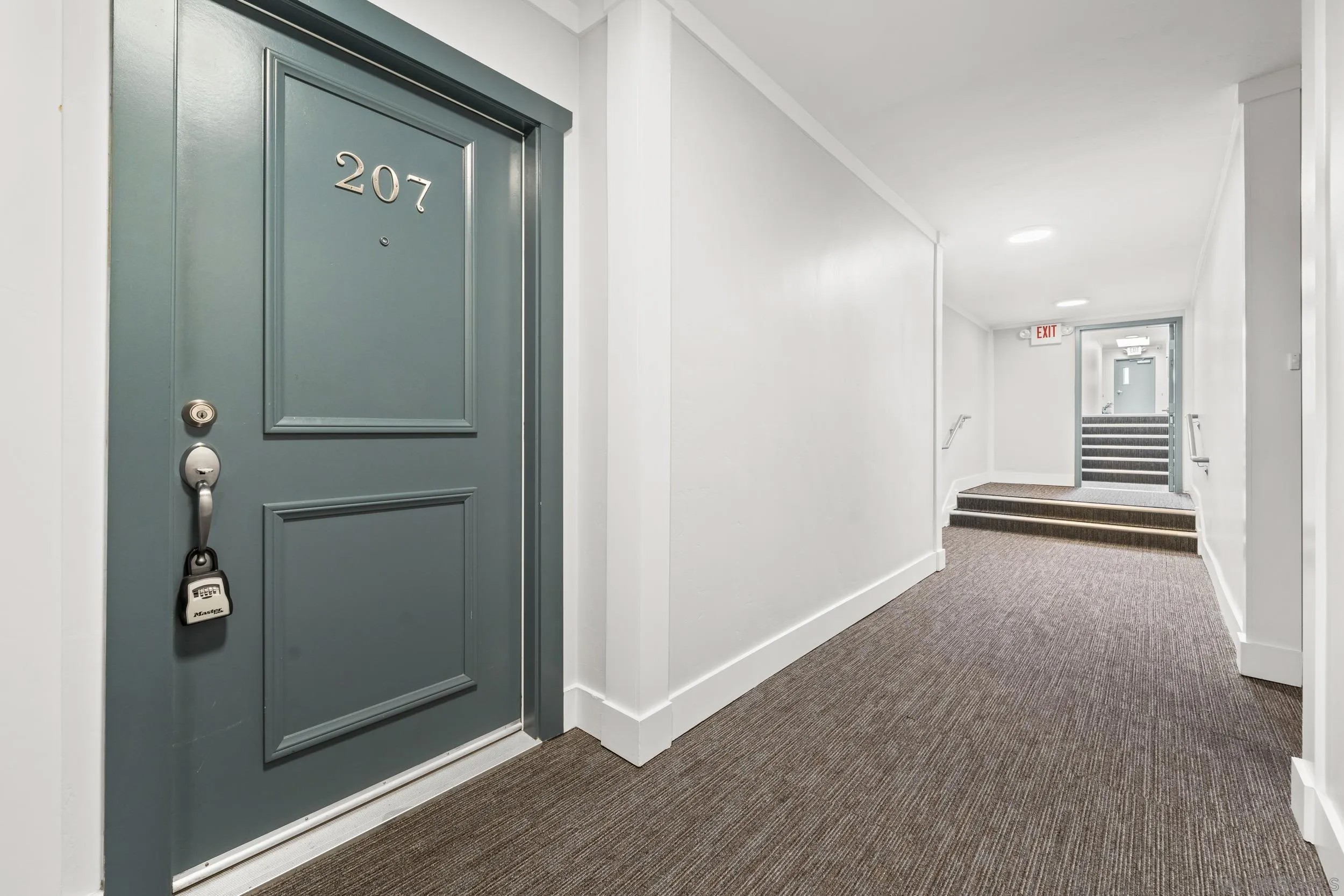 6120 Decena Dr 207