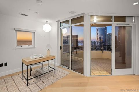 Tiny photo for 700 W Harbor #2101, San Diego, CA 92101 (MLS # 250038131)