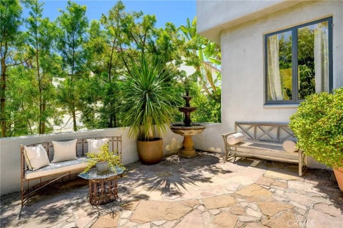 Tiny photo for 1319 Rossmoyne AVE, Glendale, CA 91207 (MLS # GD26182090)