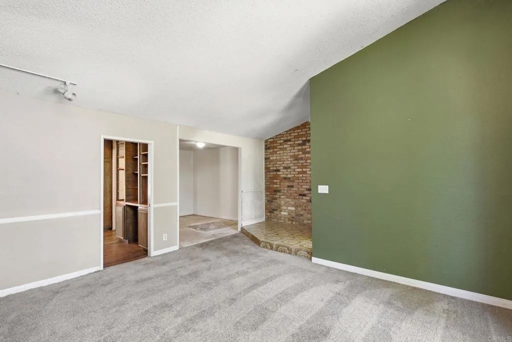 14037 Proctor Valley Rd