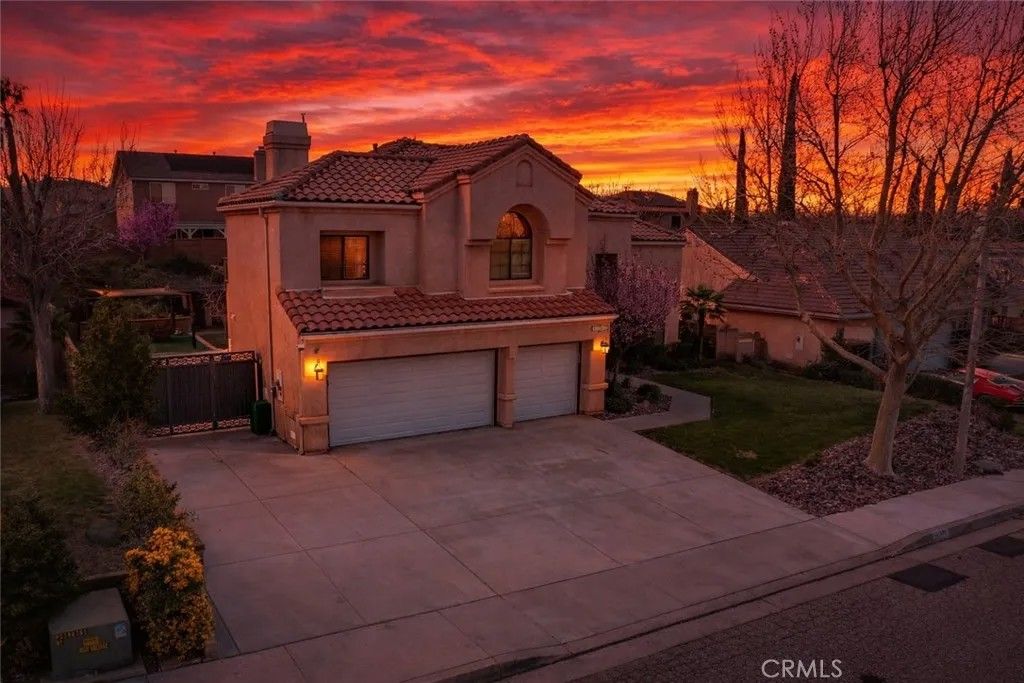 Photo of 42339 Round Hill, Lancaster, CA 93536 (MLS # SB26050543)