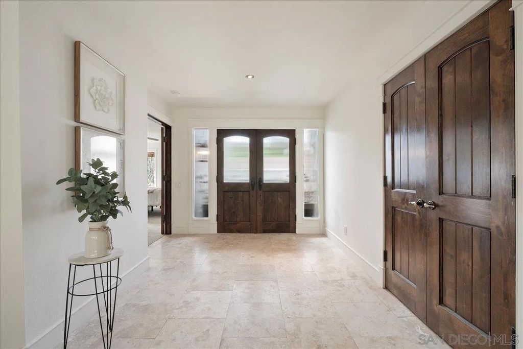 Photo of 1760 Woodbine Pl, Oceanside, CA 92054 (MLS # 2600622)