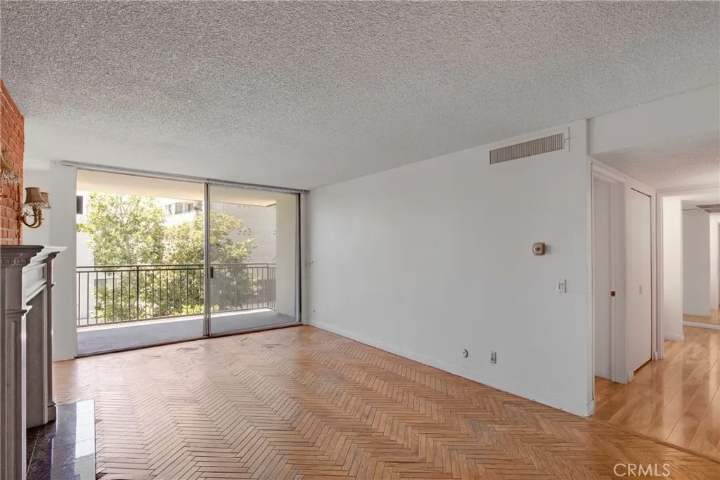 1340 S Beverly Glen Boulevard 211