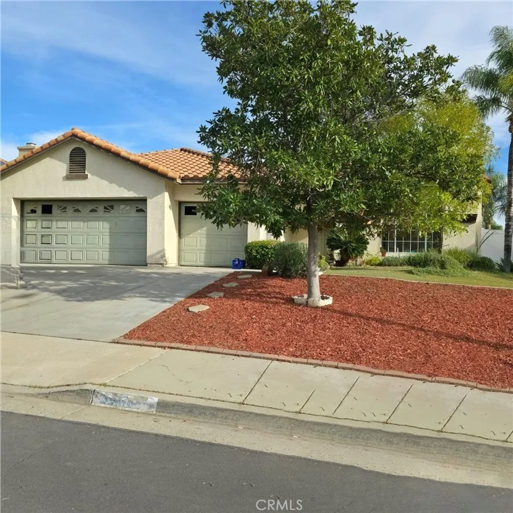 Photo of 35616 Aster Dr, Wildomar, CA 92595 (MLS # SW26056366)