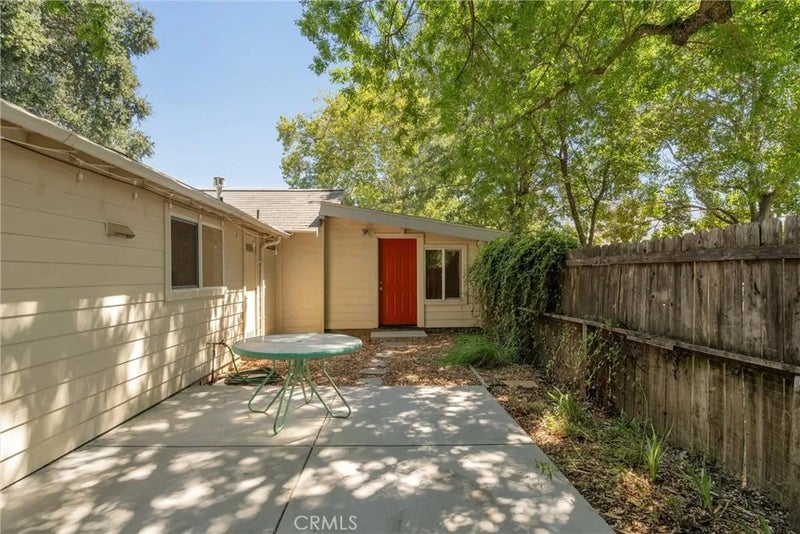 2050 Laburnum
