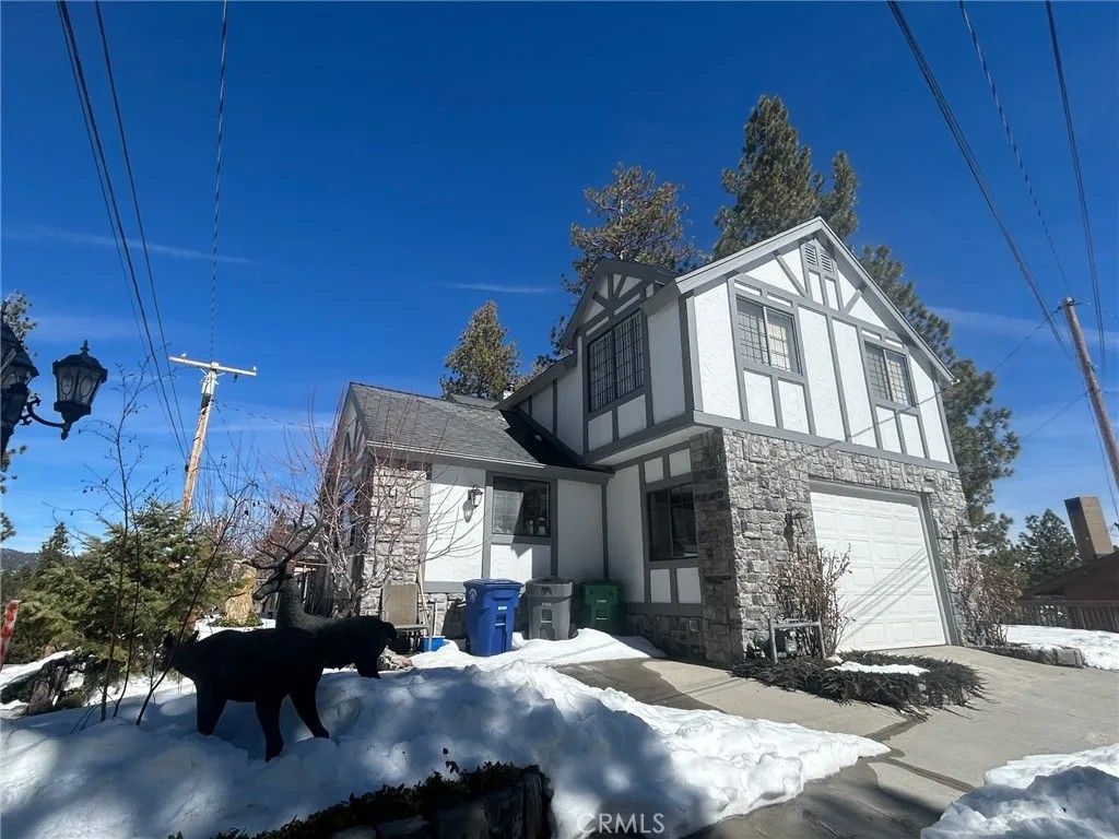 Photo of 833 Talmadge Rd, Big Bear Lake, CA 92315 (MLS # PW26050861)