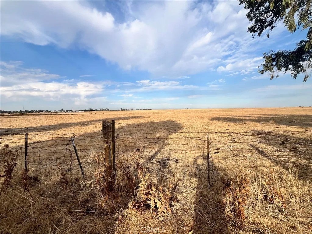2529 La Loma