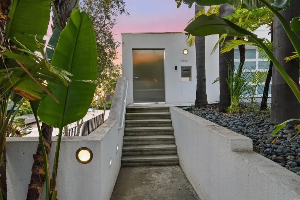 Photo of 5628 Linda Rosa Ave, La Jolla, CA 92037 (MLS # NDP2602704)