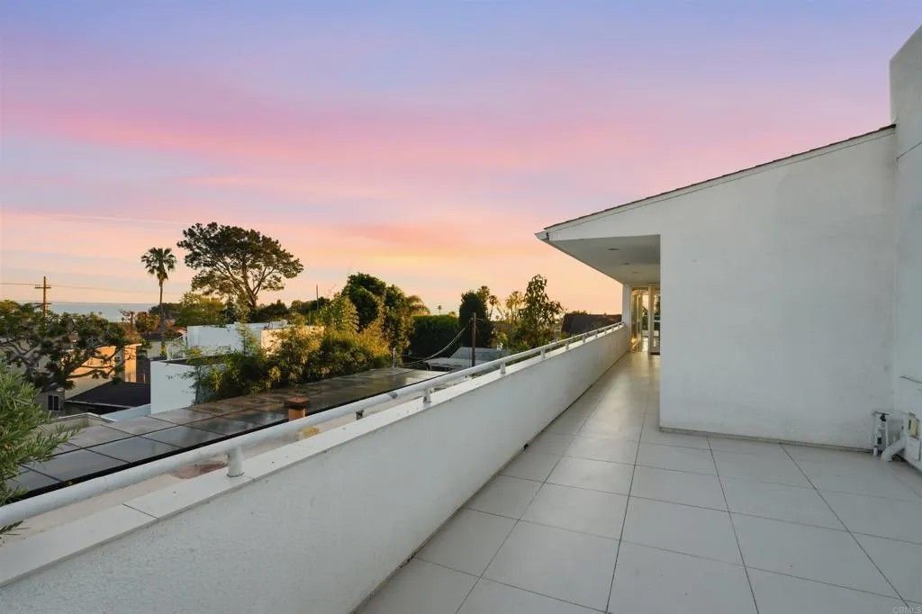 Photo of 5628 Linda Rosa Ave, La Jolla, CA 92037 (MLS # NDP2602704)