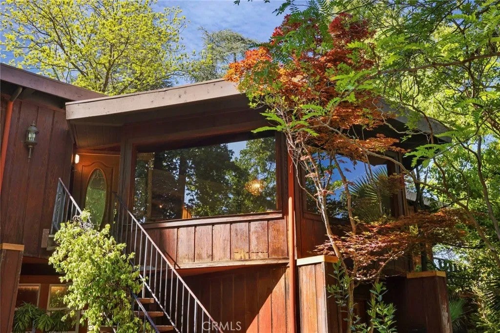 225 Fern Way