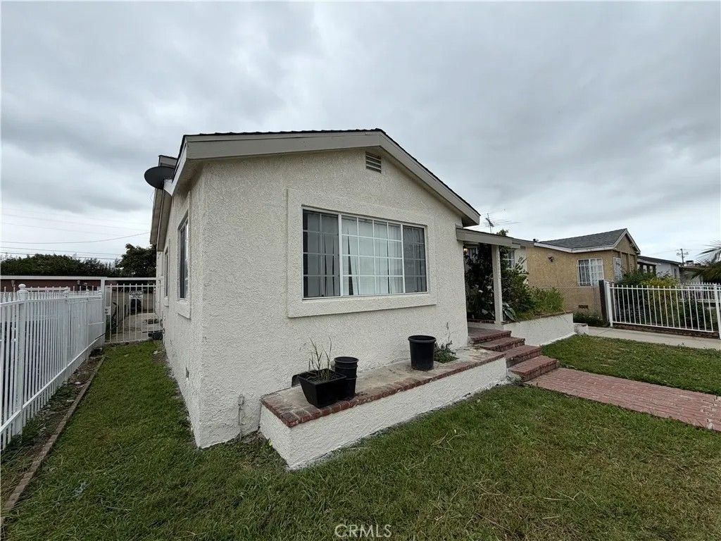 Photo of 3362 W 134th Street, Hawthorne, CA 90250 (MLS # OC26086730)
