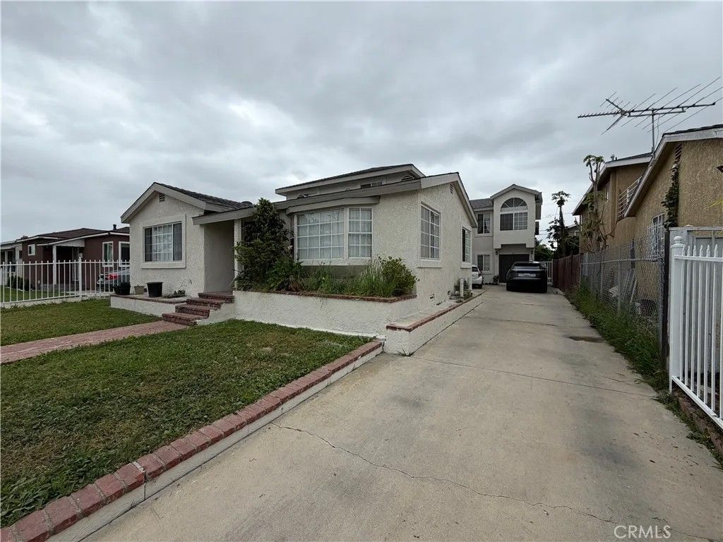 Photo of 3362 W 134th Street, Hawthorne, CA 90250 (MLS # OC26086730)