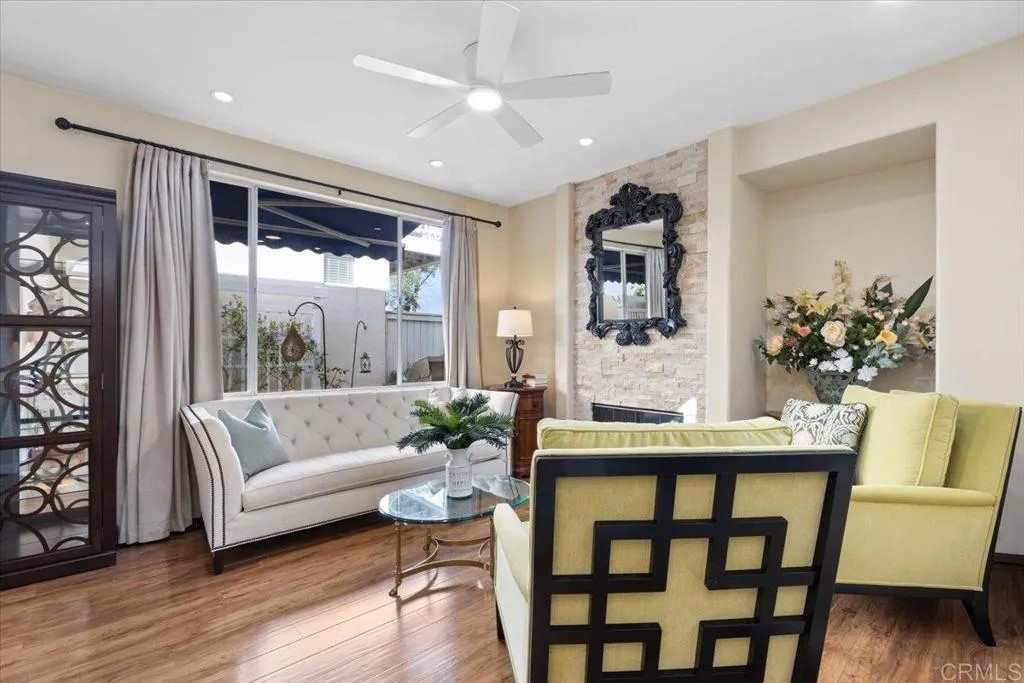 3069 W Canyon Avenue