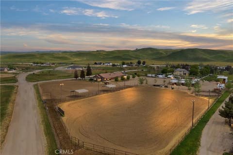 Photo of 241 Vera Fern Drive, Bakersfield, CA 93308 (MLS # SR26152992)