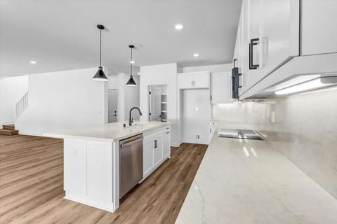 Tiny photo for 7636 Acama Street, San Diego, CA 92126 (MLS # NDP2510473)