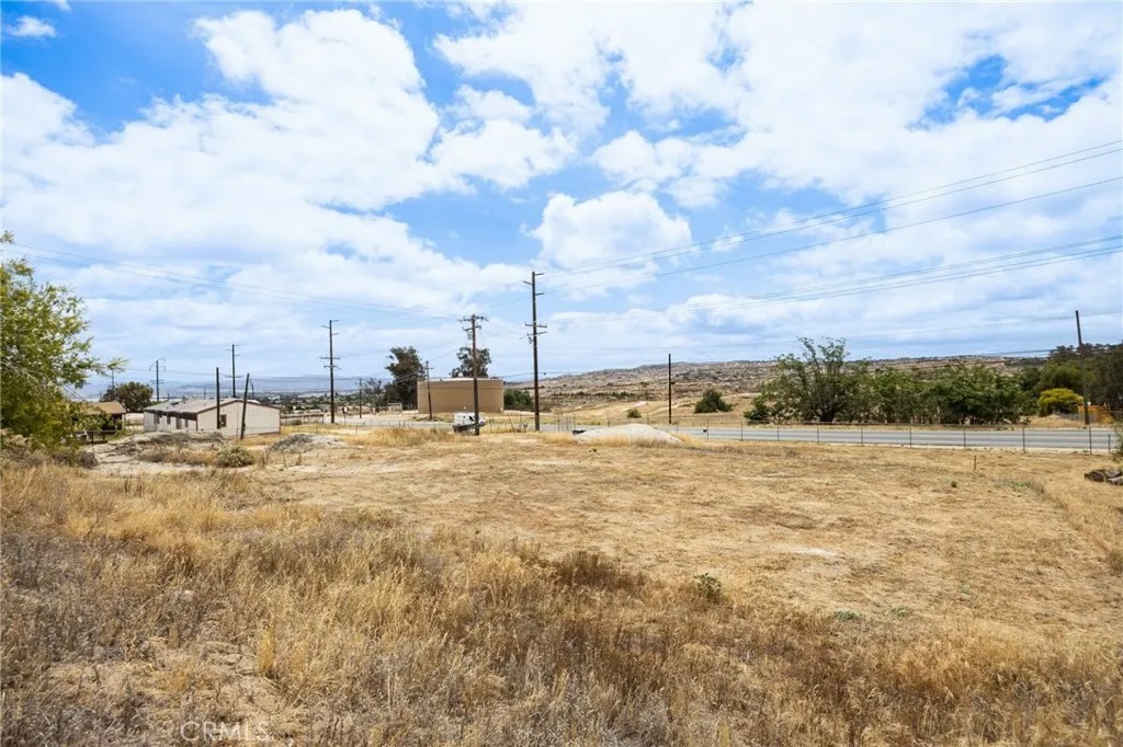 22260 Cajalco Rd