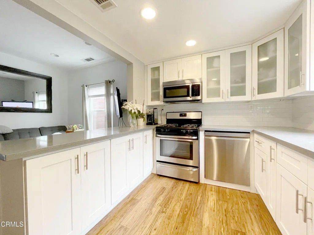Photo of 1609 Isabel Street, Los Angeles, CA 90065 (MLS # P1-26960)