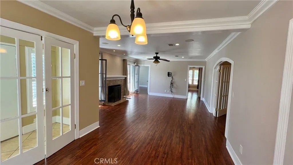 Photo of 5106 Crenshaw Boulevard, Los Angeles, CA 90043 (MLS # IN25279141)