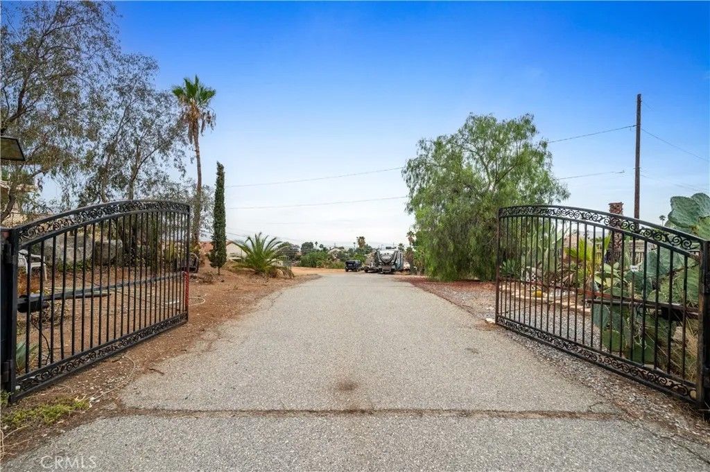 Photo of 26675 Ironwood Ave, Moreno Valley, CA 92555 (MLS # DW26025802)