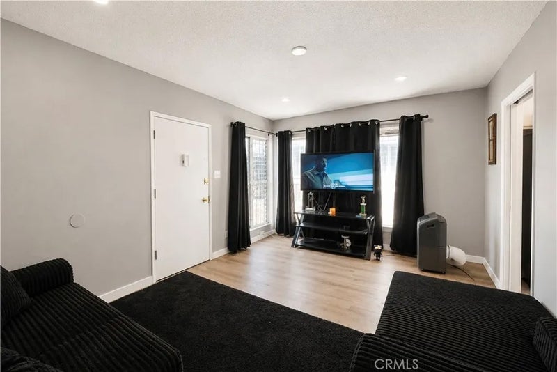 338 E 99th